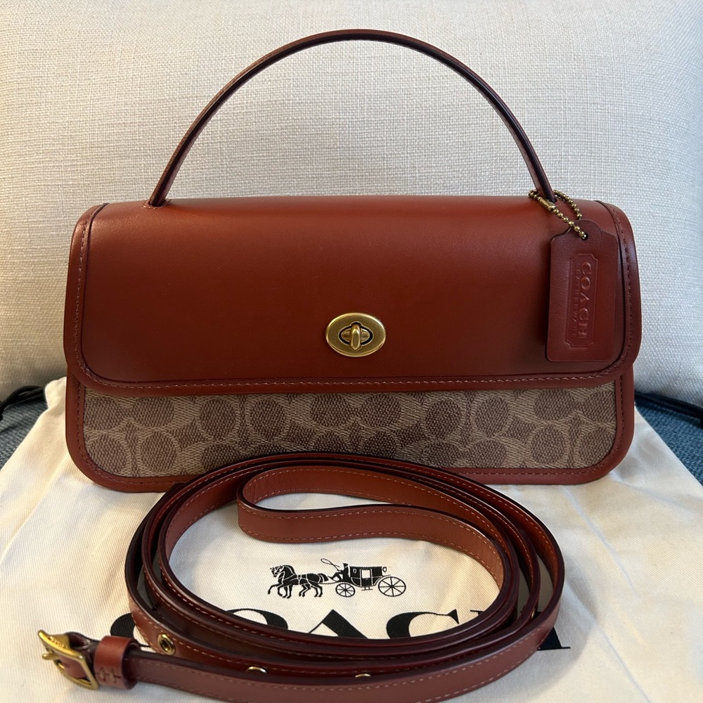 COACH Originals Signature Canvas Turnlock Clutch